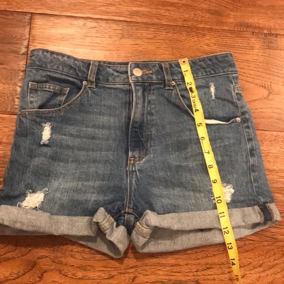 H&M’s Size 6 Jean Shorts!!!!! - Picture 4 of 5